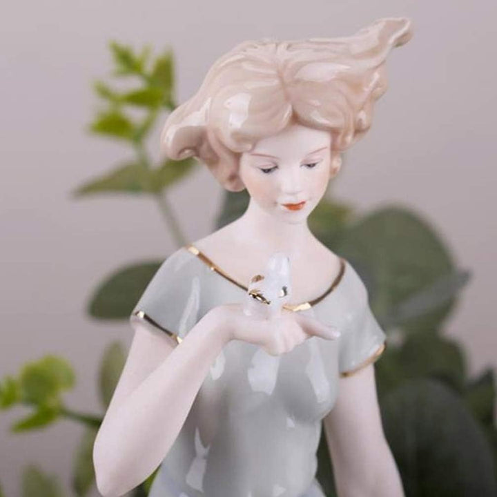 BESPORTBLE Keramik Mädchen Statue Elegante Porzellan Dame Figur Skulptur Tisch Ornament Kuchen Toppe