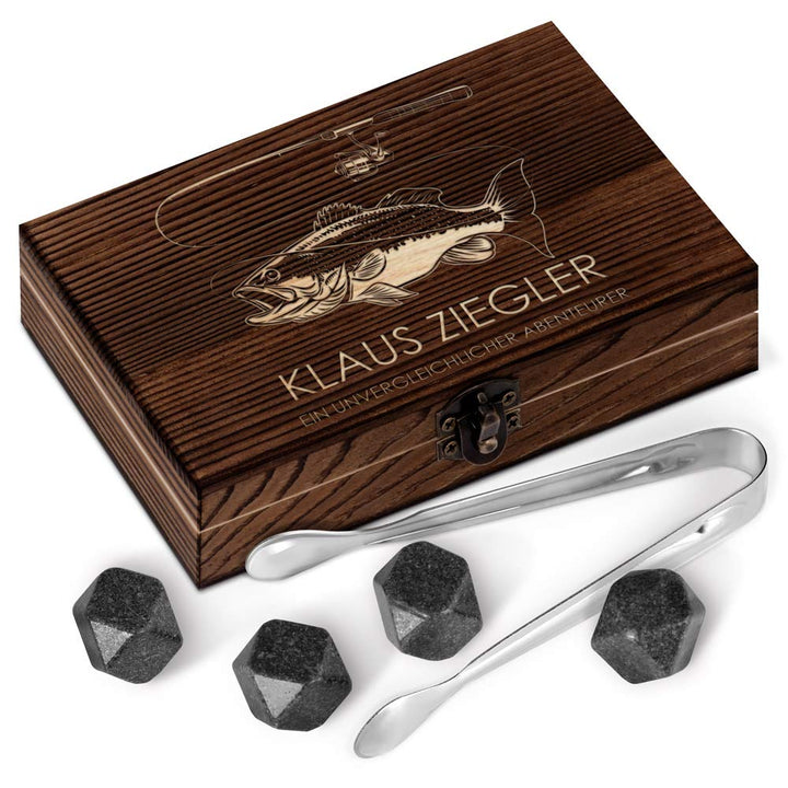 Maverton Whisky Steine Set - in Holzbox mit Gravur - 6 Eiswürfel + Zange + Velourbeutel - wiederverw