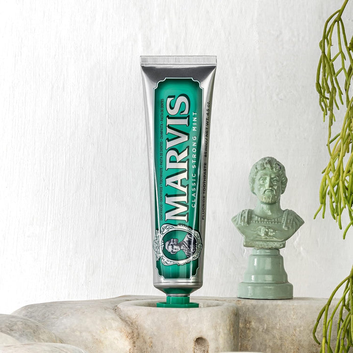 Marvis Classic Strong Mint Zahnpasta, 3 × 85 ml, Zahnpasta mit Geschmacks-Erlebnis-Garantie für bele