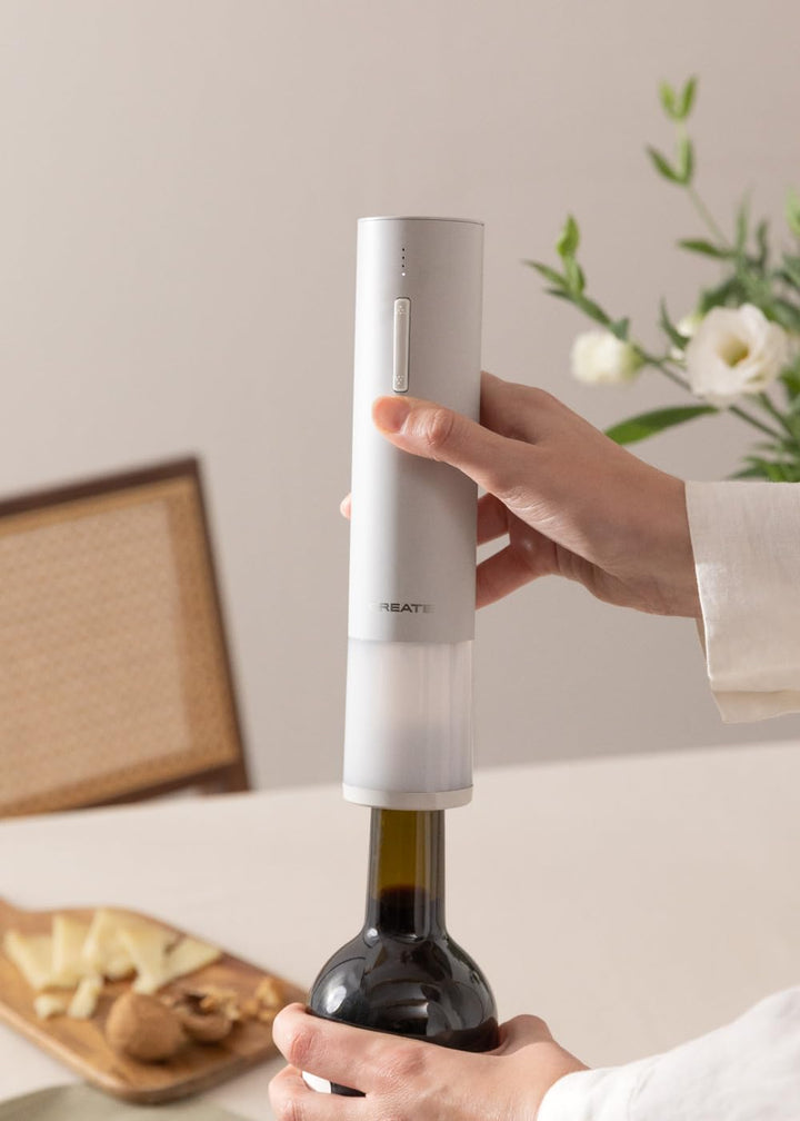 CREATE/WINE OPENER STEEL/Elektrischer Korkenzieher mit Zubehör Cremeweiss/Reichweite für 50 Flaschen