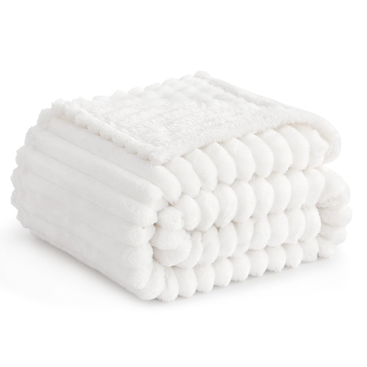RUIKASI Kuscheldecke Flauschig Decke Weiss - 150x200cm Fleecedecke Sofadecke Couchdecke für Wohnzimm