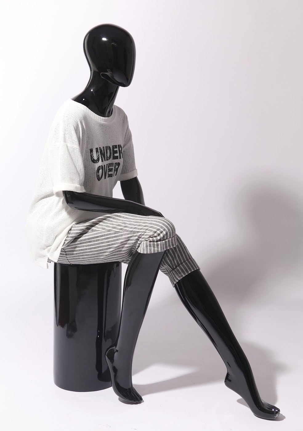 Euroton XF-17H schwarz lackierte abstrakte sitzende Schaufensterpuppe Mannequin Frau