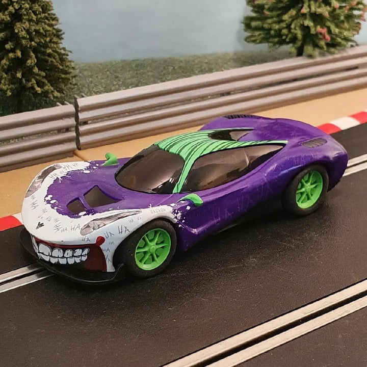 Scalextric vom Joker inspiriertes Slotcar