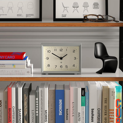 NEWGATE® 'Henry' Kaminuhr - Moderne rechteckige LED-Uhr in Grau, ideal für Schreibtische, Tische, Re