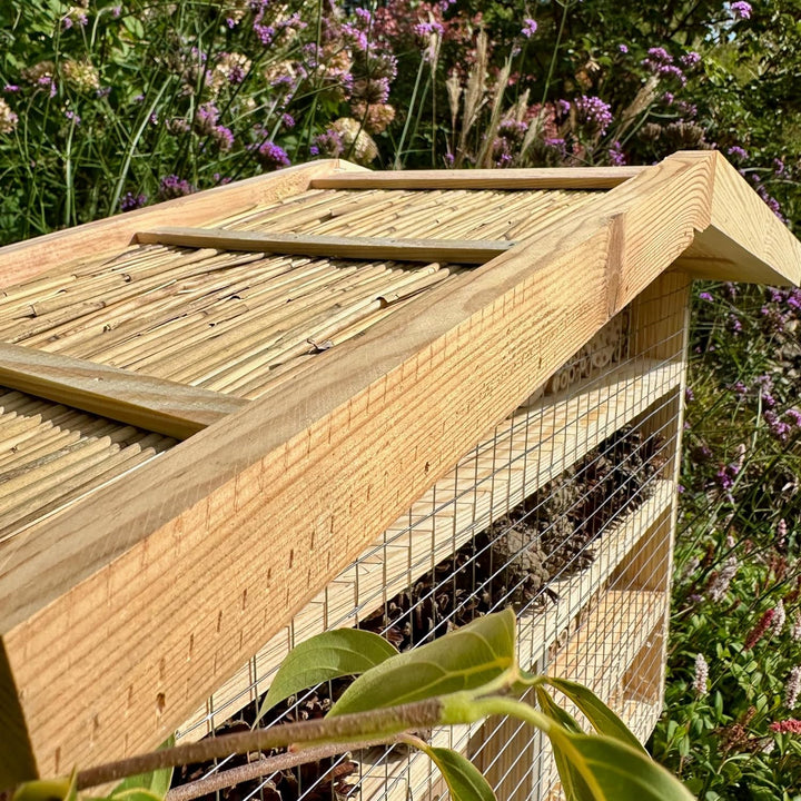 GARTENETAGE XXL Insektenchalet/Bienenhotel Gross zum Aufstellen/Insektenhotel XXL aus Massiv-Holz fü