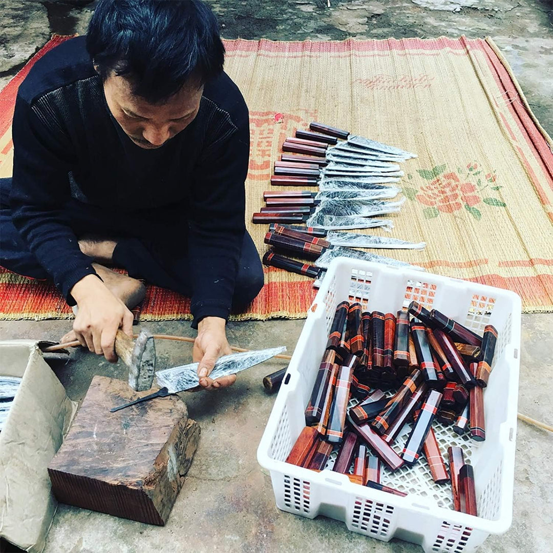 Authentisches Küchenmesser (Gyuto Stilklasse), Handgeschmiedet aus recyceltem Stahl (HRC 61), super