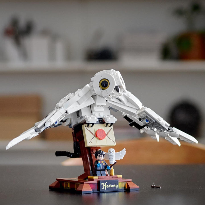 LEGO 75979 Harry Potter Hedwig die Eule, Ausstellungsmodell, Sammlerstück mit beweglichen Flügeln, F