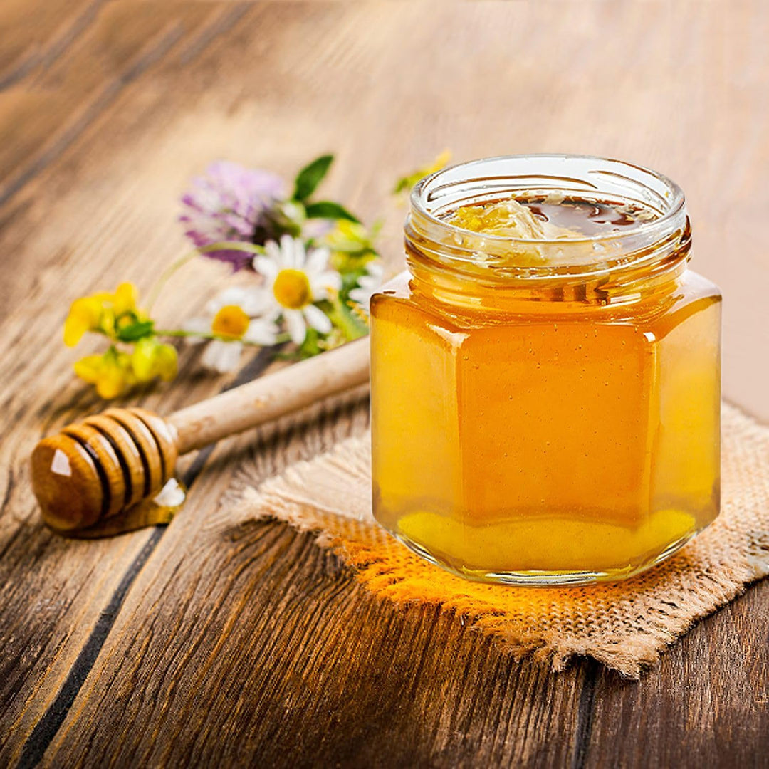 MAOOY 30 Stück Hexagon Mini Glas Honiggläser 45ml Honigglas Mit Honiglöffel Honig Kleine Gläser Gold