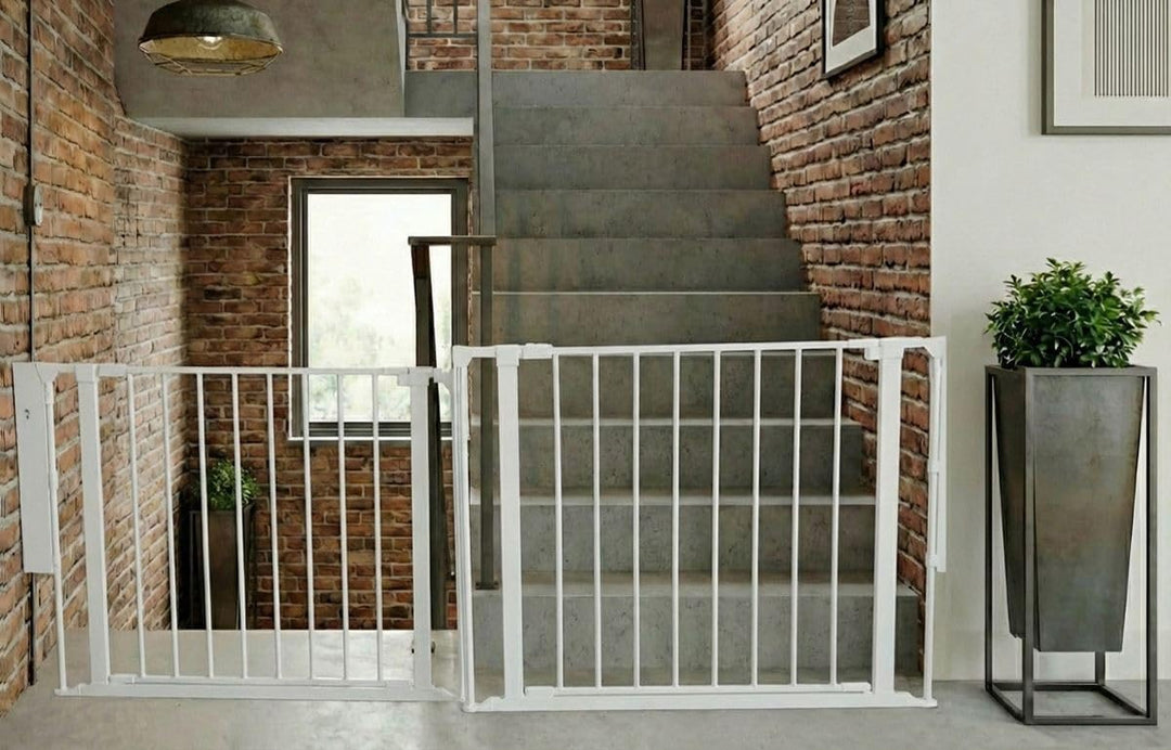 Safetots Zwei-Tür-Treppenschutzgitter Set, Weiss, 226cm Gesamtlänge, 70cm Höhe, Schraubmontage Weiss