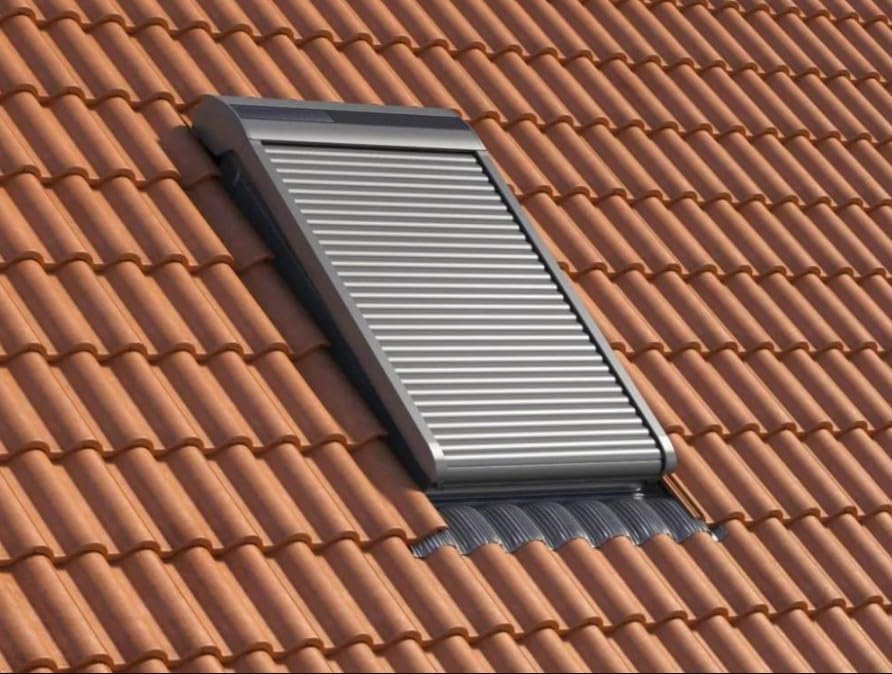 Solar Aussenrollladen SSR 78x160 cm für RoofLite Dachfenster VELUX Gruppe – Hitzeschutz bis 92%, Ver