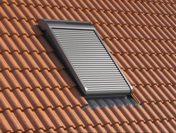 Solar Aussenrollladen SSR 78x160 cm für RoofLite Dachfenster VELUX Gruppe – Hitzeschutz bis 92%, Ver