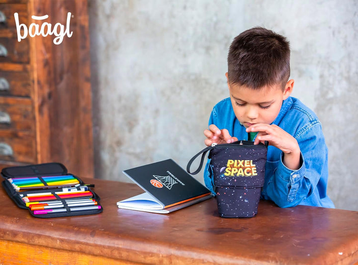 Baagl Federmäppchen Schulmäppchen Schreibwaren Jungen - Pixel Space | Dieses robuste Stifteetui für