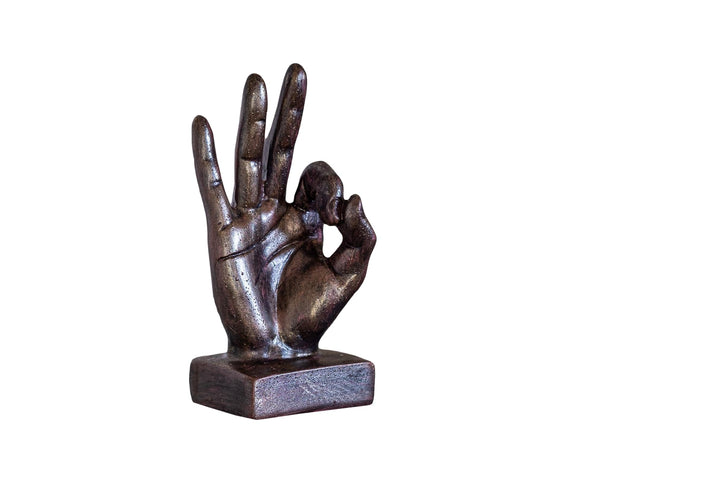IDYL Moderne Skulptur Figur Resin Finger o.k. | bronzefb. | Masse: 9x6x16,5 cm | Material: Polyresin