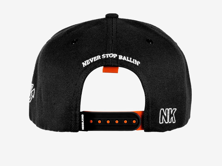 Nebelkind Snapback Cap Ballin' Schwarz Orangene Basketball-Comic-Figur Grössenverstellbar Unisex One