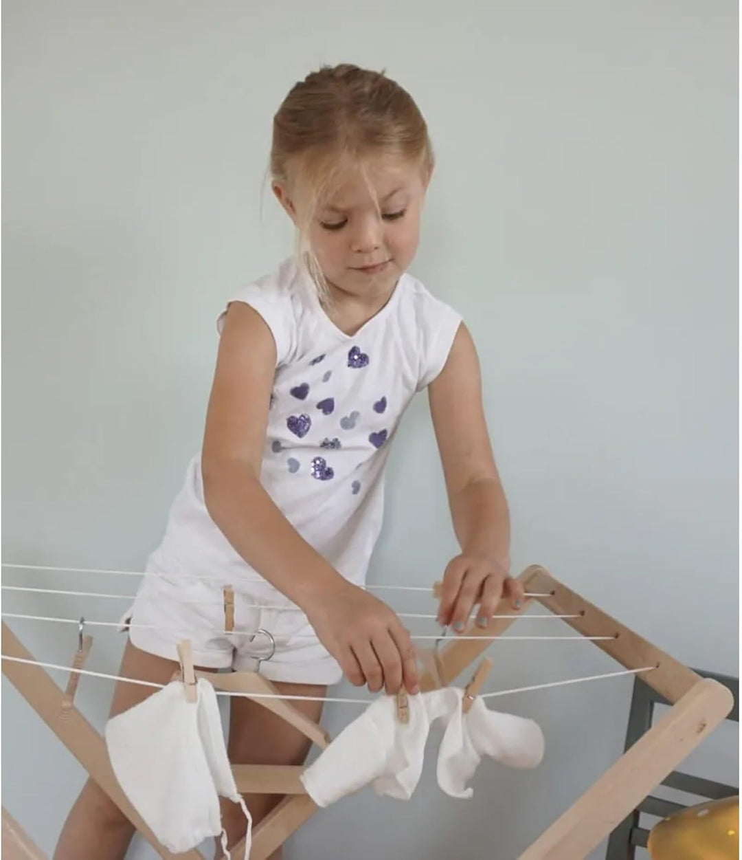Egmont Toys Holz-Kleiderbügel für Puppensachen - 6er Set, 12 cm Länge, Puppen-Kleiderbügel, Puppenzu