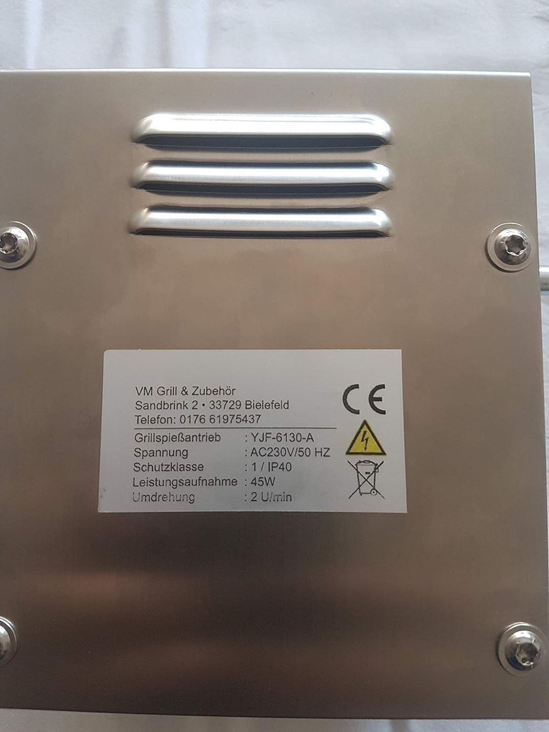2,1 U/Min im Edelstahlgehäuse mit VA Spiessbuchse,Grillmotor bis 100Kg Grillgut