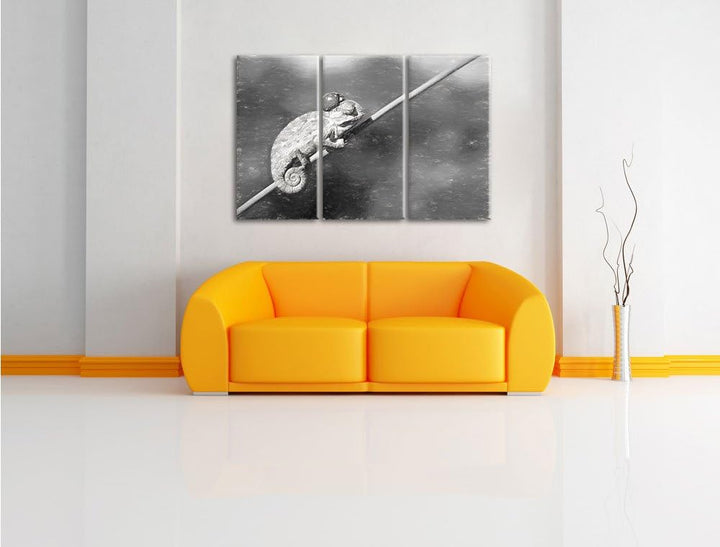 Pixxprint Gecko mit einem Marienkäfer / 3-Teilig/Gesamtmass 120cm Leinwandbild bespannt auf Holzrahm