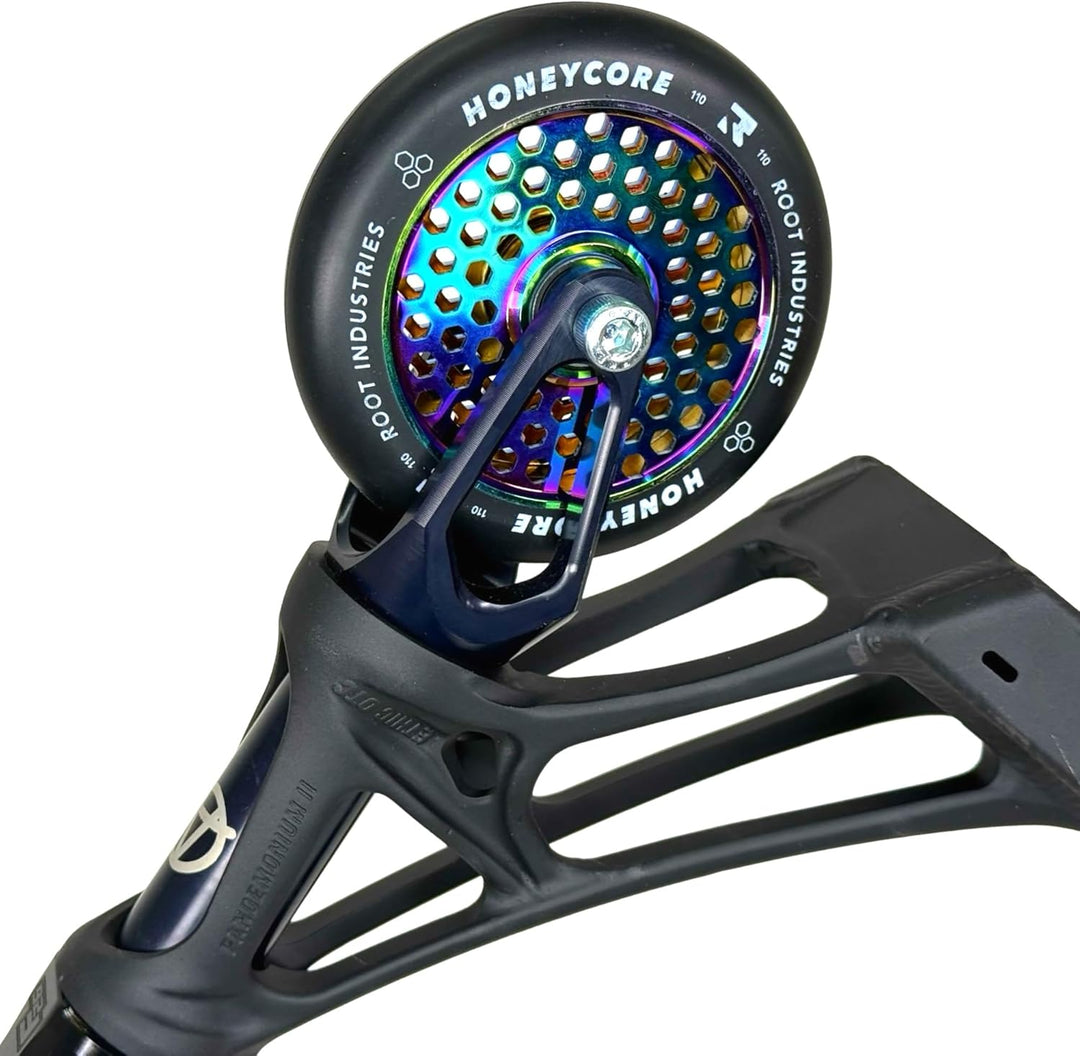 Root Industrie Air Honeycore 110mm Stunt-Scooter Rolle + Fantic26 Sticker (Rainbow Neochrome/Pu Schw