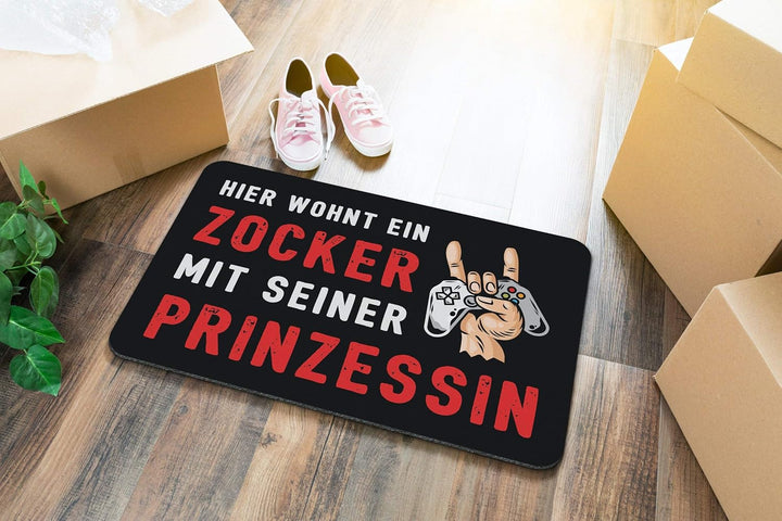 Tassenbrennerei Fussmatte mit Spruch Hier wohnt EIN Zocker mit Seiner Prinzessin - Türmatte lustig f