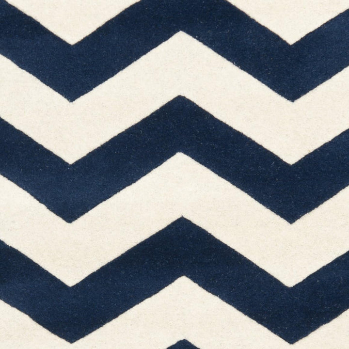 SAFAVIEH Zeitgenössische Teppich für Wohnzimmer, Esszimmer, Schlafzimmer - Chatham Collection, Kurze