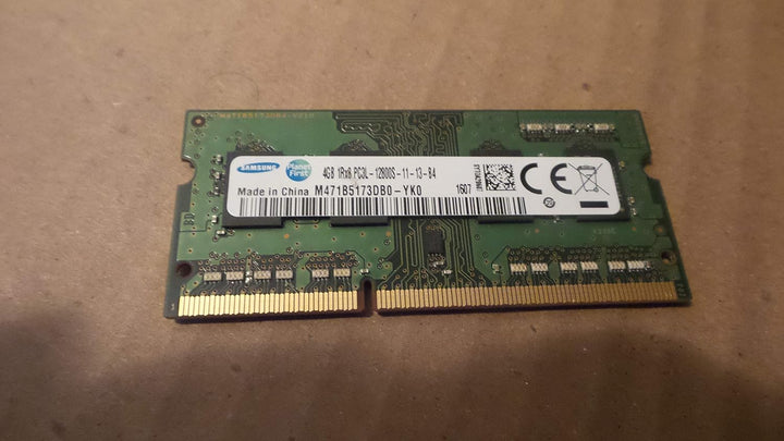Samsung M378B5273DHO-CKO 1520 interner Speicher (SO-DIMM, DDR3L-1600, 4GB (1 x 4GB), 4GB (1 x 4GB)
