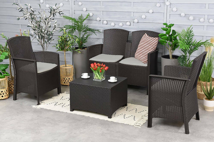 Dmora Urano-Lounge, Gartenmöbel-Set mit Kissen, für den Innen-und Aussenbereich, 100% Made in Italy,