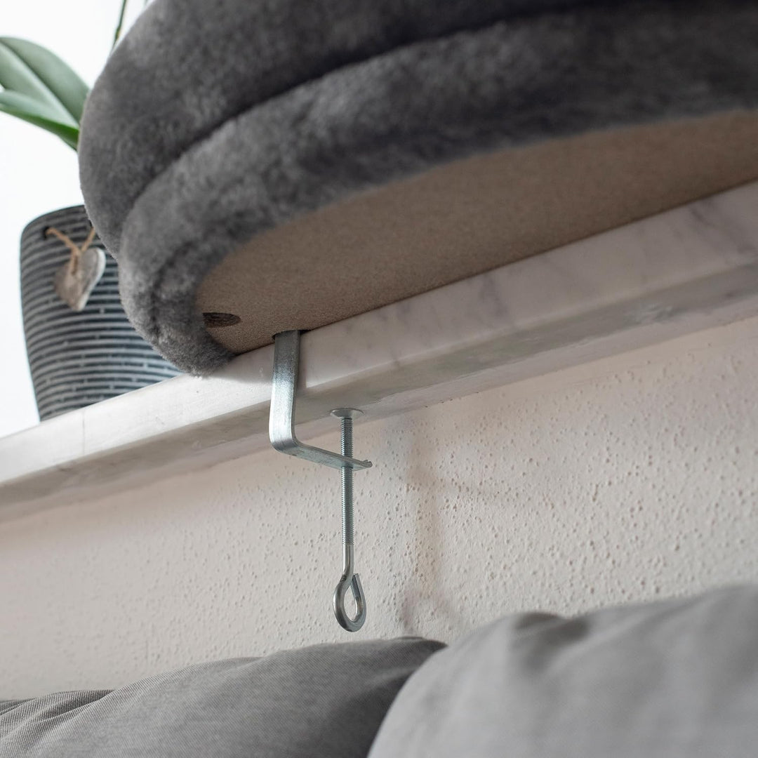 Kerbl 81614 Fensterliegebett 55 * 35cm grau, variabel einstellbar, 2.48 kg