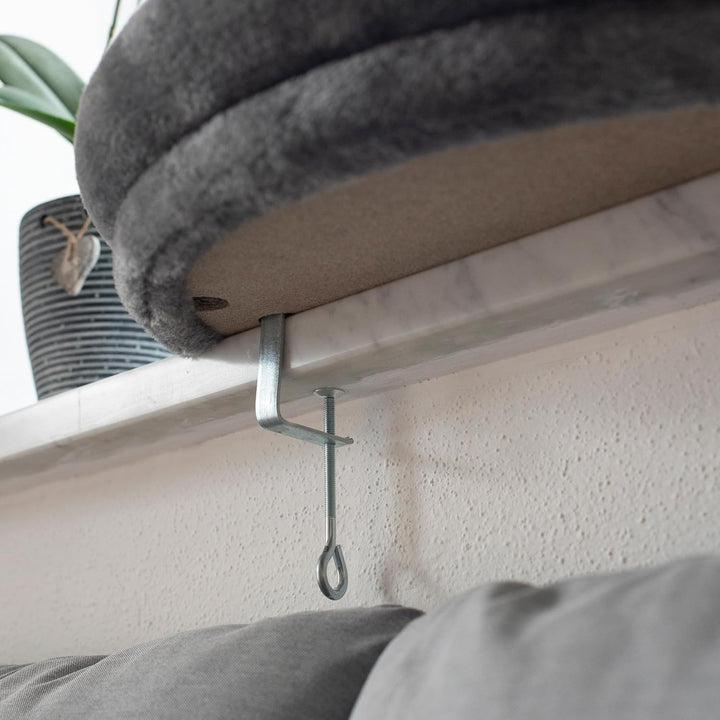 Kerbl 81614 Fensterliegebett 55 * 35cm grau, variabel einstellbar, 2.48 kg