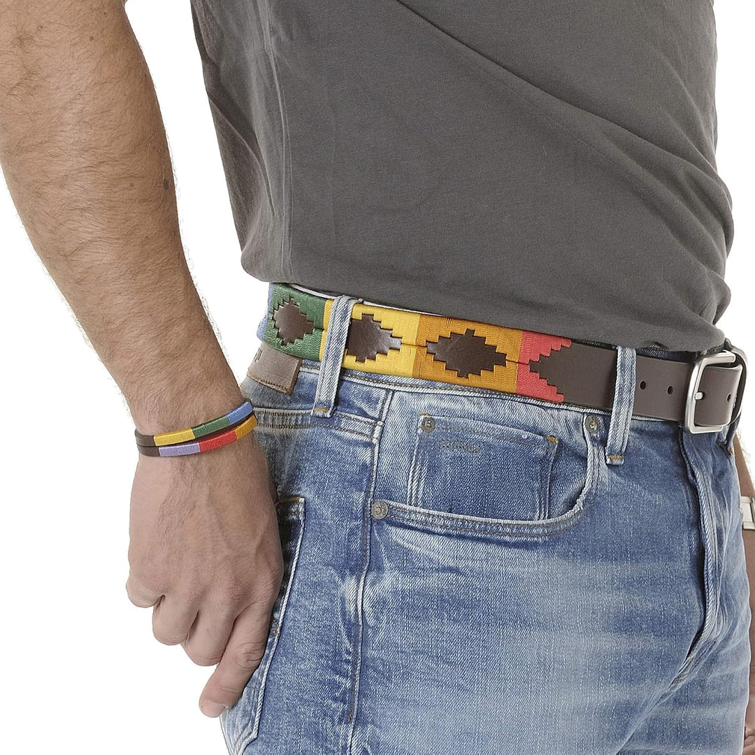 PELPE Argentinischer Ledergürtel mit passender Schnur und Lederarmband. Auf Leder gestickter Gürtel