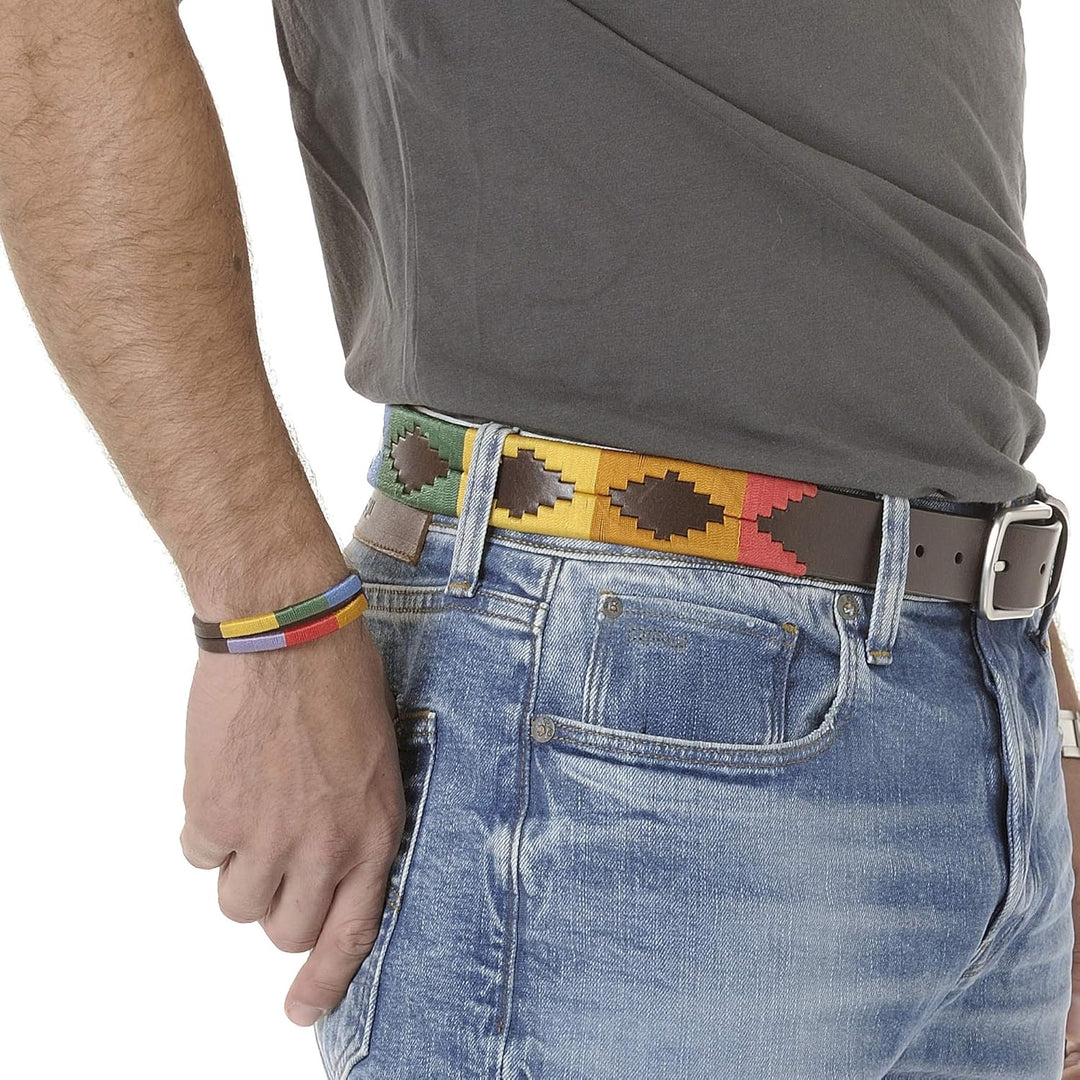 PELPE Argentinischer Ledergürtel mit passender Schnur und Lederarmband. Auf Leder gestickter Gürtel