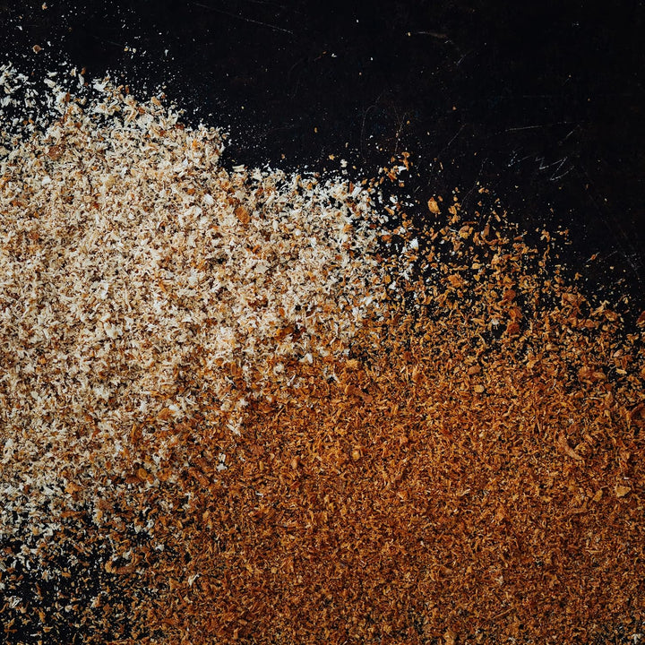 Microplane Gewürzreibe Fein für Muskatnuss, Zimt, Schokolade, Nüsse und Kaffeebohnen mit rasiermesse