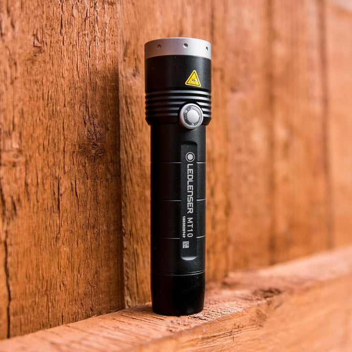 Ledlenser, MT10, LED Taschenlampe, 1000 Lumen, mit Akku, wiederaufladbar, fokussierbar, Leuchtweite