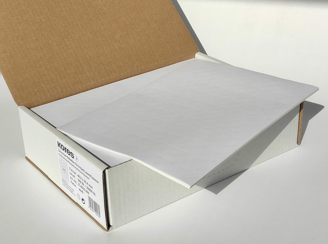 Kores - Universelle selbstklebende rechteckige Etiketten, 500 Blatt Format Weiss mit Etiketten 64,6