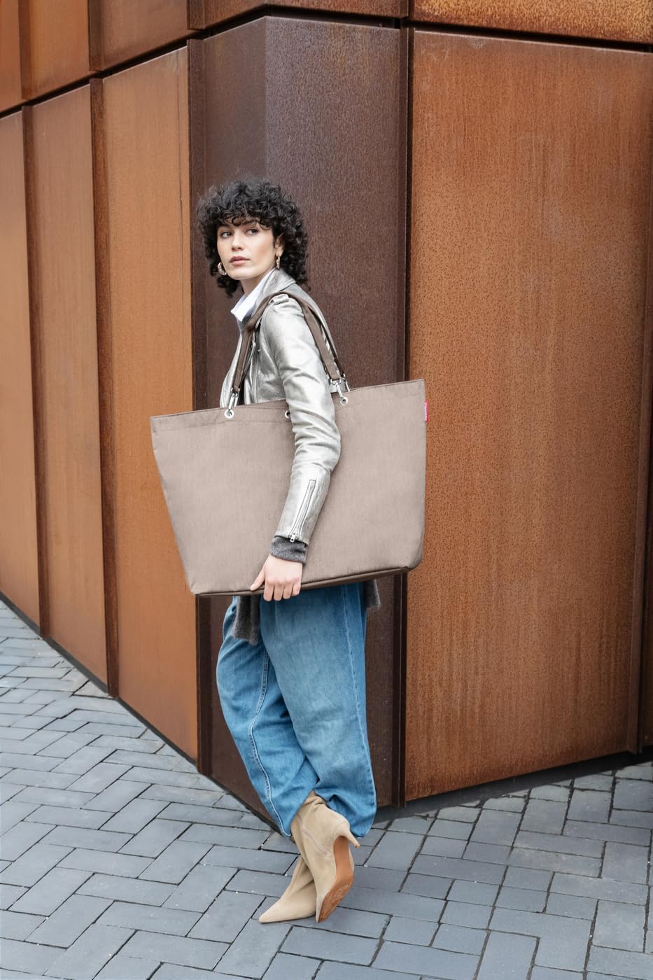 reisenthel shopper XL – Geräumige Shopping Bag und edle Handtasche in einem – Aus wasserabweisendem