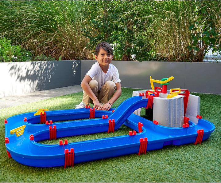 AquaPlay Harbour Wasserbahn - Outdoor-Wasserspiel mit Bahn, Booten und 2 Spiel-Figuren - Wasserspiel