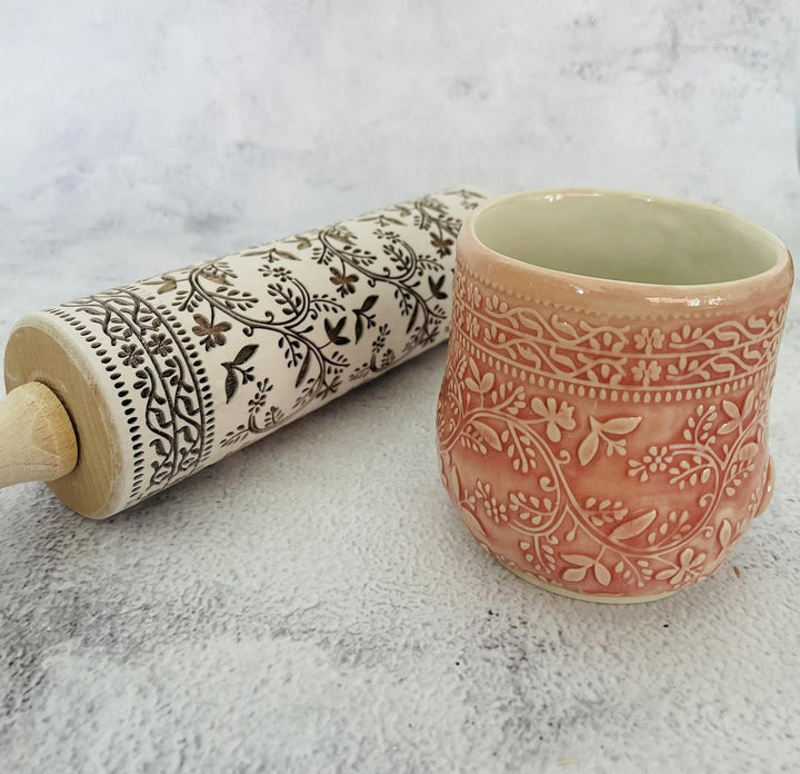 FLORAL VINE präge Nudelholz entworfen in Zusammenarbeit von Algiscrafts und Pottery by Jas für Keram