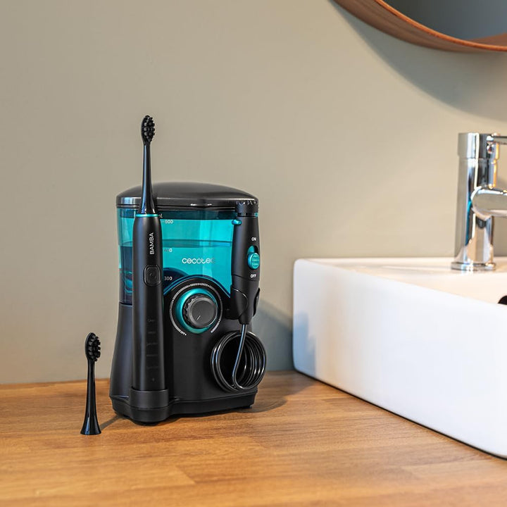 Cecotec Mundpflegezentrum Bamba ToothCare Jet Clean. 18 W, 600-ml-Irrigator, 10 Druckstufen, 7 Aufsä
