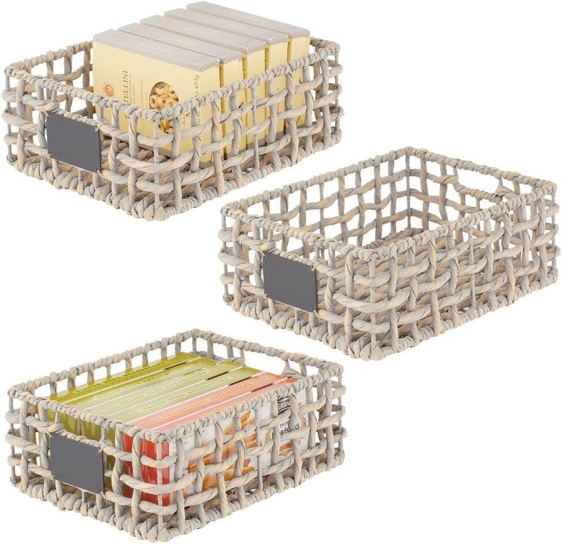 mDesign 3er-Set Aufbewahrungskorb für Schrank oder Regal – Flechtkorb mit Beschriftungsschild aus Hy