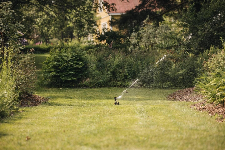 Fiskars Pulsierender Sprinkler XL, On/Off-Ventil, Mit Sprühbildkontrolle und Rotationskontrolle, Uni