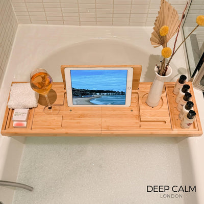 Deep Calm Badewannenablage - Verstellbares Bambus-Badewannenbrett - rutschfeste Badewannenablage Pas