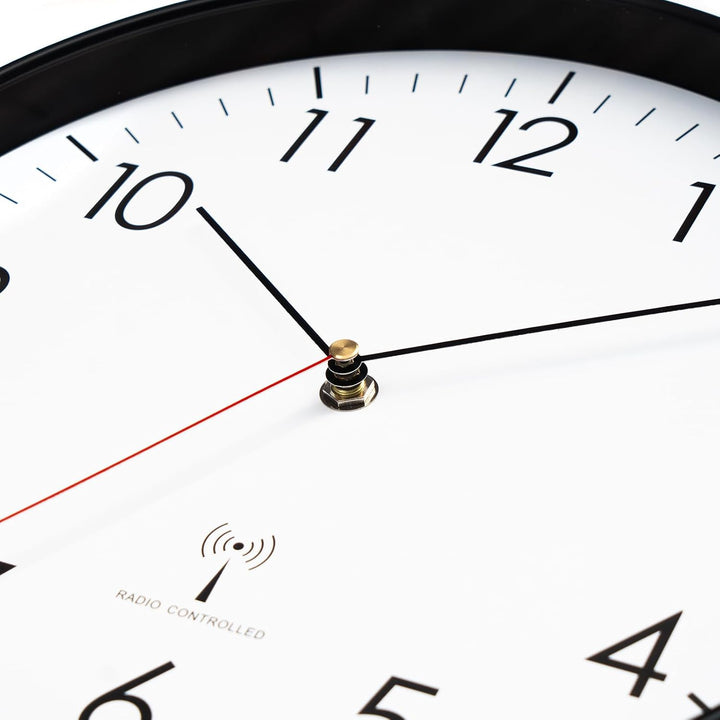 HZDHCLH Funk Wanduhr 30 cm Lautlose Wanduhr Ohne Tickgeräusche, Moderne Batteriebetriebene Uhr für Z