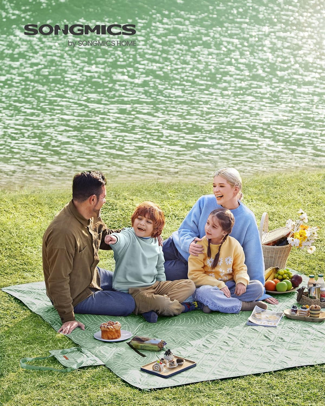 SONGMICS Picknickdecke, 200 x 200 cm, mit 4 Erdankern, gross, Campingdecke, für Park, Garten, Strand