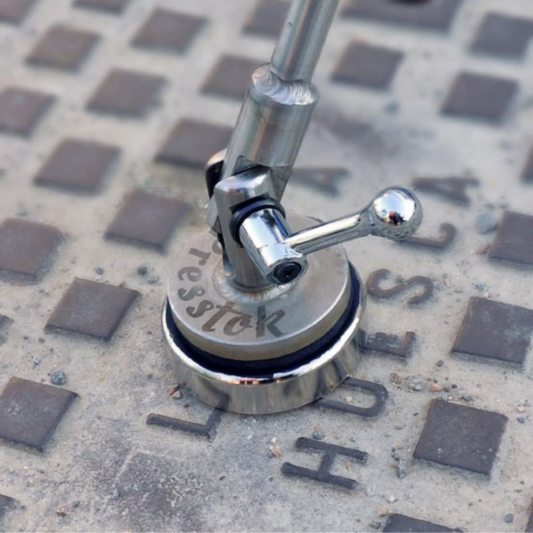 Magnetisches Gullideckel haken aus rostfreiem Stahl. Schachtdeckelhaken mit extra stark Neodym-Magne