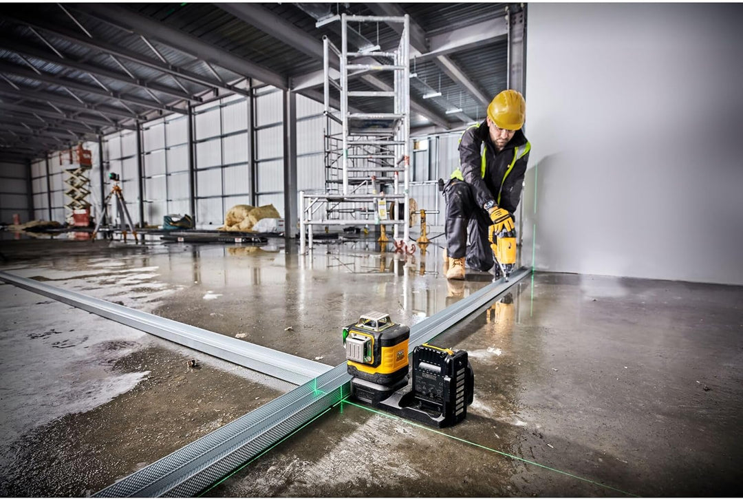 Dewalt 360° Akku-Multilinienlaser Grün DCE089NG18 (selbstnivellierend, Genauigkeit +/- 3mm auf 10m,
