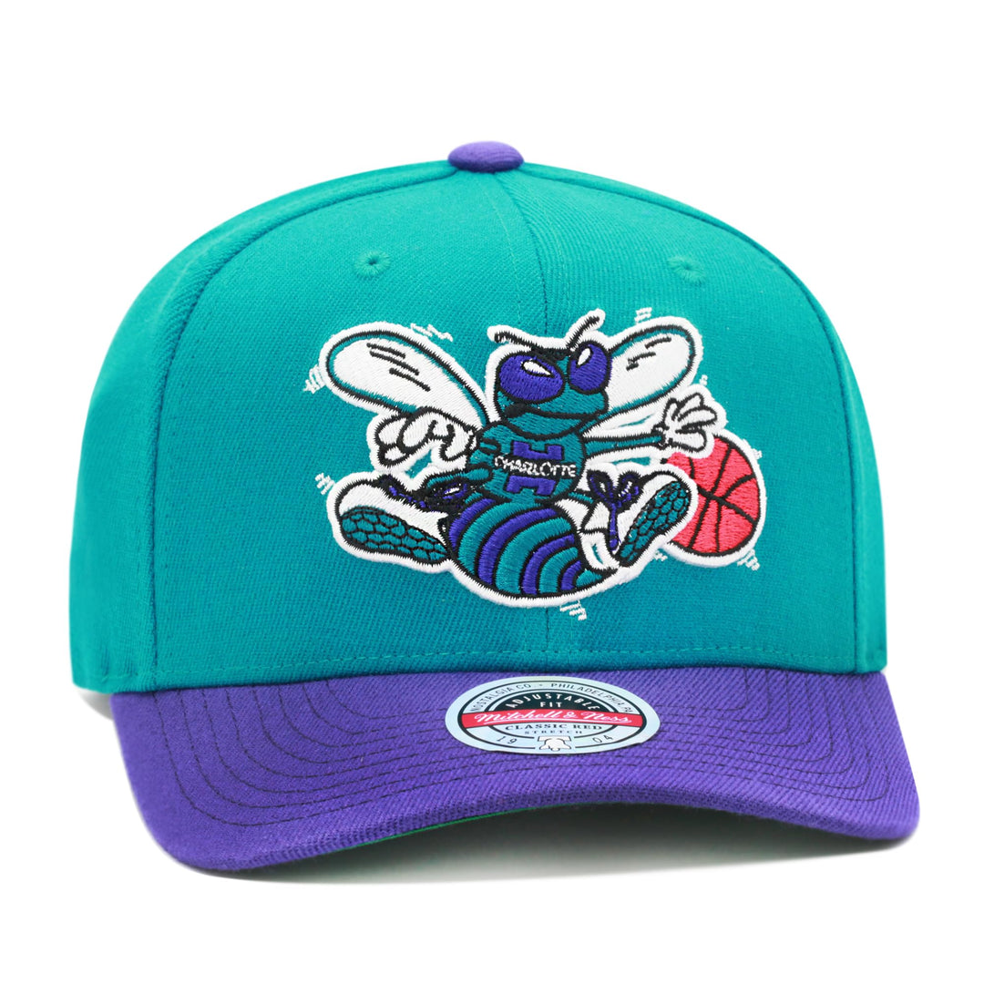 Mitchell & Ness Charlotte Hornets Team Two Tone Red Line Solid Flex Snapback CapCharlotte Hornets Te