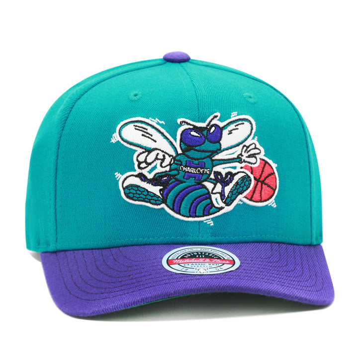 Mitchell & Ness Charlotte Hornets Team Two Tone Red Line Solid Flex Snapback CapCharlotte Hornets Te