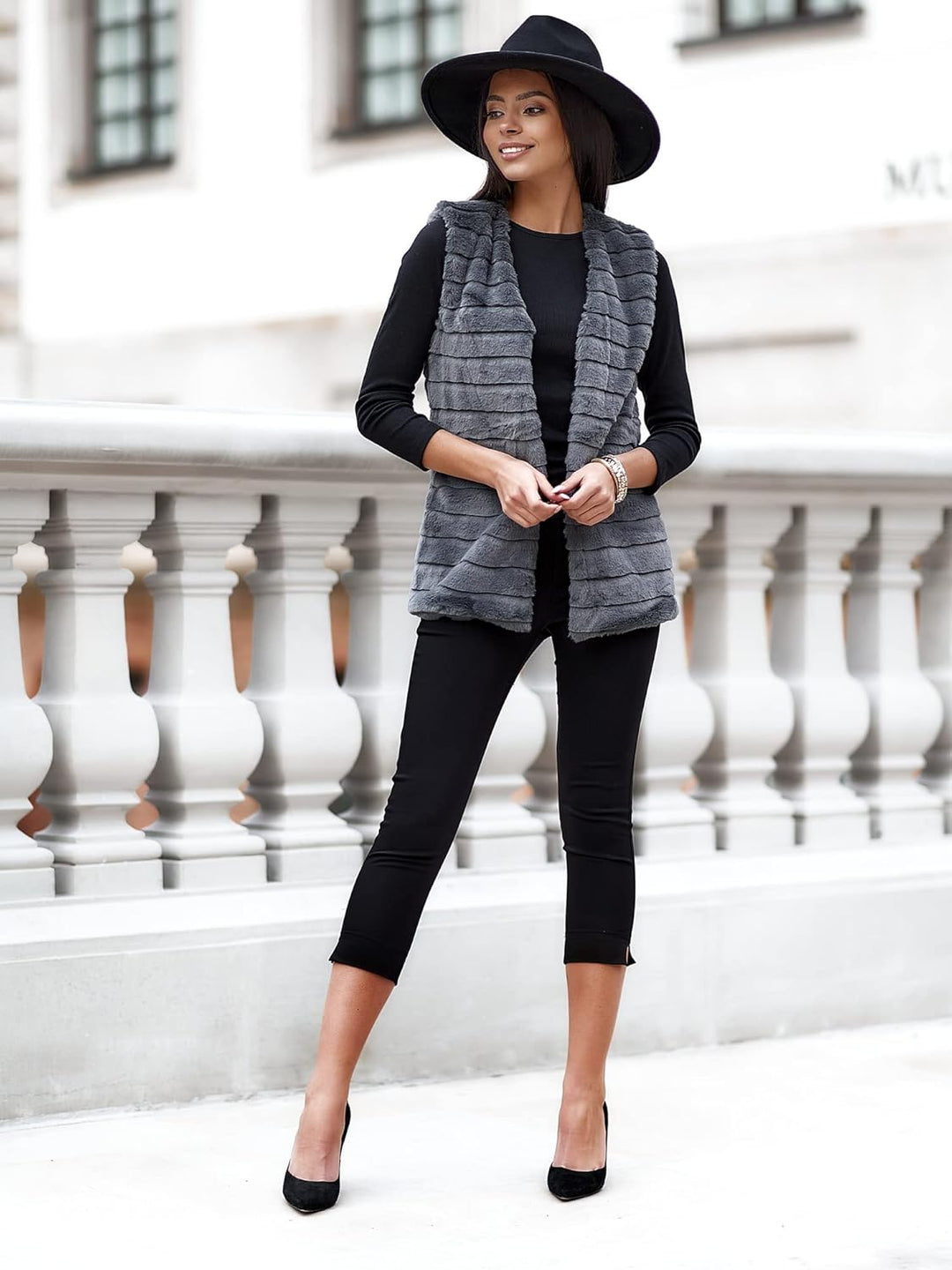 Och Bella Weste für Damen, Weich und Flauschig, Kurze Fellweste, Perfekt für Kältere Tage, Stylische