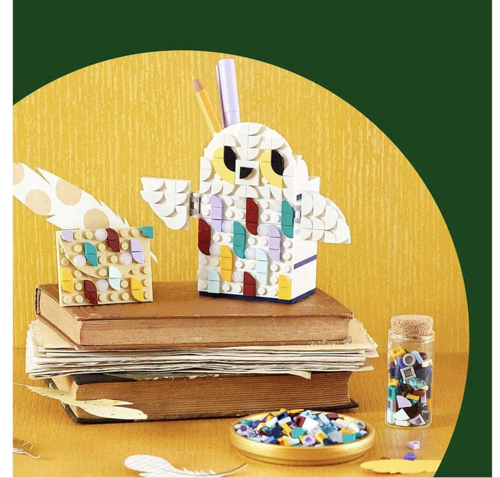 LEGO 41809 DOTS Hedwig Stiftehalter, Harry Potter Eule, Bleistifthalter und Notizhalter als Schreibt