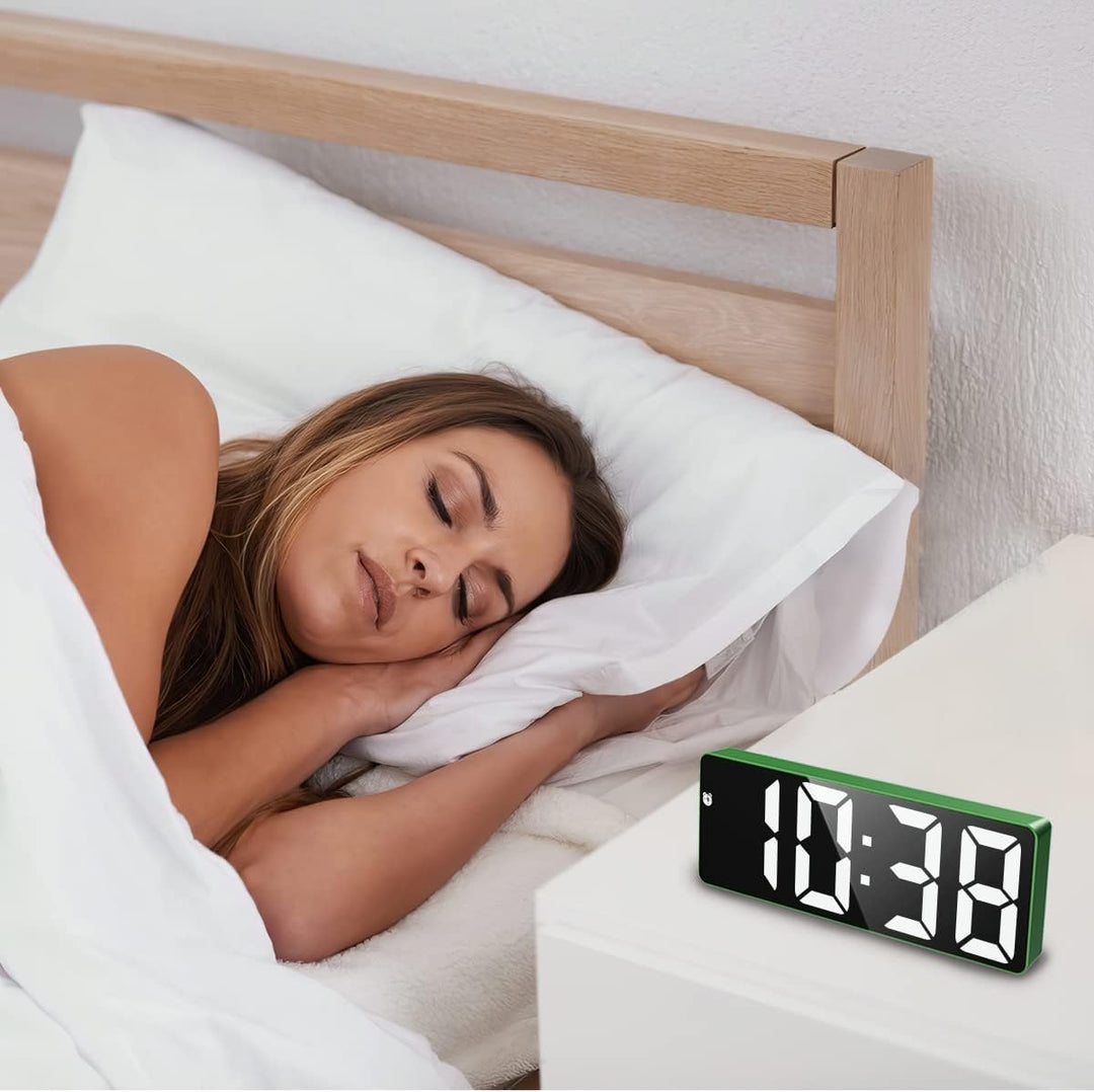 Wecker Digitale, LED-Uhr, elektronische Tischuhr mit Temperaturanzeige, Reisewecker, einstellbare He