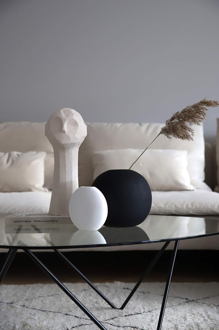 Cooee Design Vase Pastille aus Keramik in der Farbe Weiss Handgefertigt, Durchmesser: 15cm, Höhe: 14